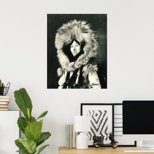 Eskimo Woman Posing 1915 Poster (Thuiskantoor)