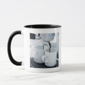 Espresso-machine maakt koffie mok (Links)