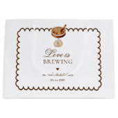 Espresso Martini Love is Brewing Bruidsuitnodiging Groot Cadeauzakje (Voorkant)