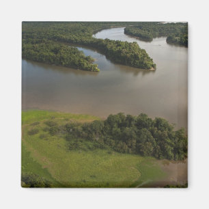 Essequibo-rivier, langste rivier in Guyana, en Magneet