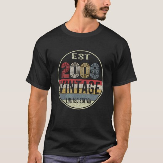 Est 2009 2009 Editie 13e Verjaardag T-shirt (Voorkant)