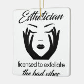 Estheticien met een vergunning voor de winning keramisch ornament (Links)