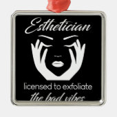 Estheticien met een vergunning voor de winning metalen ornament (Voorkant)