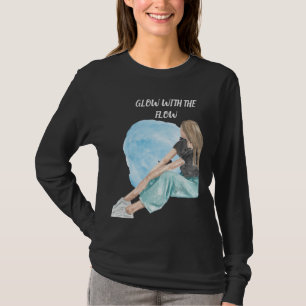 Esthetisch Aquarel Meisje Gloeit Met De Stroom T-shirt