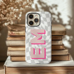 Esthetisch schaakbord Trendy Monogram iPhone 16 Pro Max Hoesje<br><div class="desc">Introductie van het iPhone 16 Pro Max-Hoesje met een stijlvol, esthetisch schaakbordpatroon dat het uiterlijk van uw telefoon verhoogt. Dit premium hoesje is gepersonaliseerd met twee trendy initialen, ideaal om uw voor- en achternaam te laten zien in een modern, strak design. Het dambordpatroon voegt een vleugje durf toe, waardoor uw...</div>