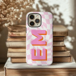 Esthetisch schaakbord Trendy Monogram iPhone 16 Pro Max Hoesje<br><div class="desc">Introductie van het iPhone 16 Pro Max-Hoesje met een stijlvol, esthetisch schaakbordpatroon dat het uiterlijk van uw telefoon verhoogt. Dit premium hoesje is gepersonaliseerd met twee trendy initialen, ideaal om uw voor- en achternaam te laten zien in een modern, strak design. Het dambordpatroon voegt een vleugje durf toe, waardoor uw...</div>