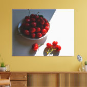 Esthetisch stilleven met rijpe kersen op een witte canvas afdruk (Insitu (Woonkamer))