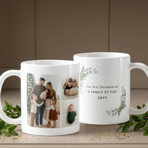 Esthetische familie van vijf eerste kerstfoto koffiemok