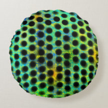 esverdeada de círculos pretos e bagunçada atrás