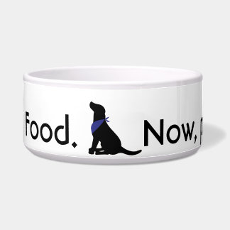 Eten. Alsjeblieft. Voerbakje