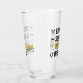 Eten. Slapen. Pina Colada's. Herhalen. Glas (Links)