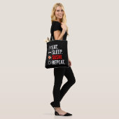 Eten. Slapen. Sushi. Herhalen Tote Bag (Op model)