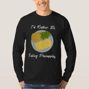 Eten van ananasfruit  Tropisch fruit T-shirt