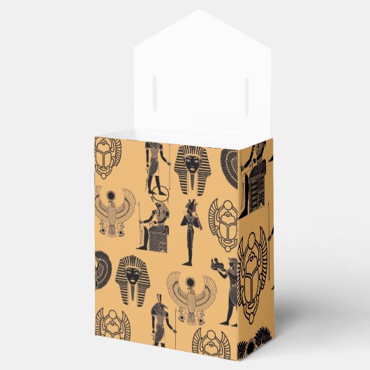 Eternal Sands: Egyptische Antiek elegantie voor ti Bedankdoosjes (Geopend)