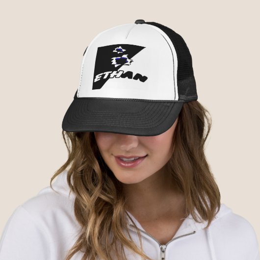 ETHAN TRUCKER PET (In situ)