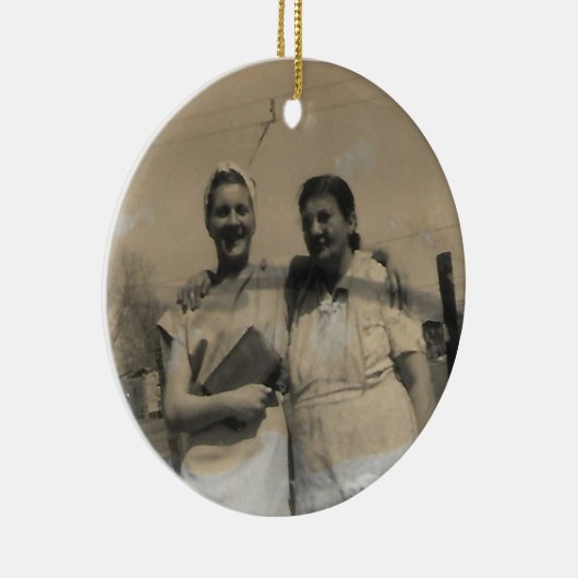 Ethel Boyd en Francis Roland Keramisch Ornament (Rechts)