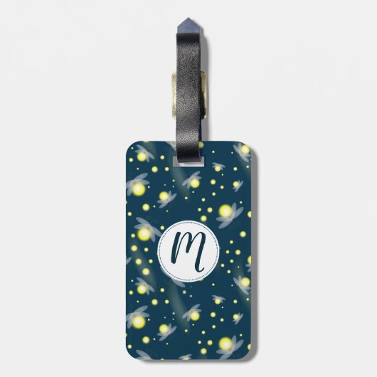 Etheral Ggloing Fireflies bij Night Pattern Bagagelabel (Achterkant verticaal)