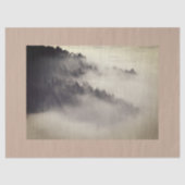 Etheral misty forested mountaintissuepapier tissuepapier (Voorkant)