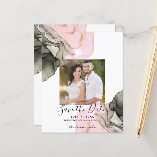 Ethereal Moody Roze Zwarte Inkt Save the Date (Voorkant / Achterkant in situ)