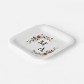 Etherische Elegantie Bloemenkrans Bruiloft Monogra Papieren Bordje (Gebogen)