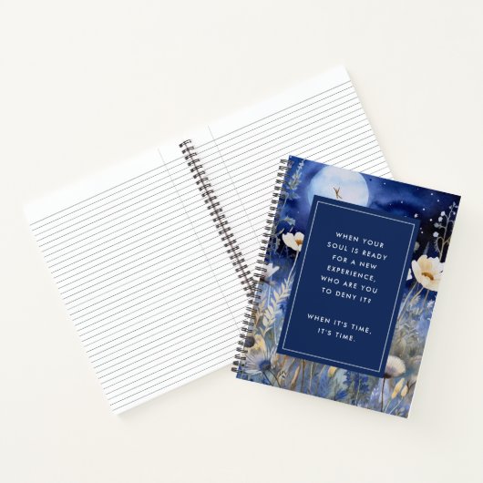 Etherische maan en wilde bloemen Motivatie Notitieboek (Binnen)