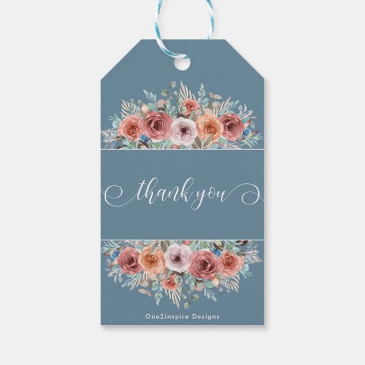 Etherische Stoffige Blauwe, Blush Perzik Bloemen Cadeaulabel (Achterkant)