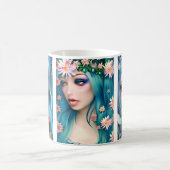 Etherische vrouwen met bloemen in hun blauwe haar koffiemok (Center)