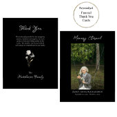 Etherische witte bloemen foto orthodox monument bedankkaart