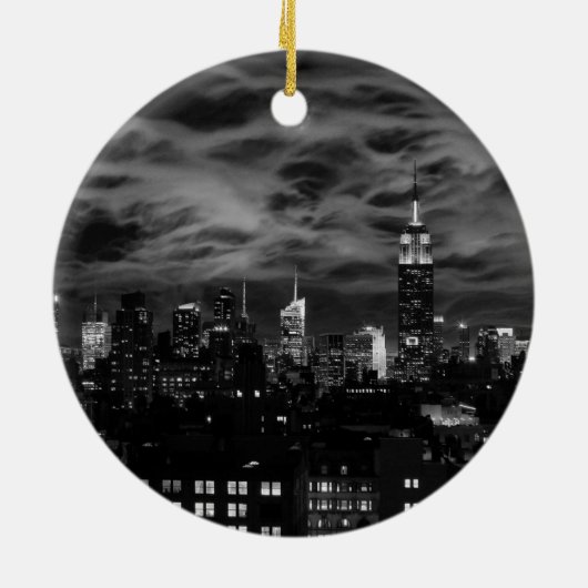 Etherische wolken: NYC Skyline, EMP St Bldg BW Keramisch Ornament (Achterkant)