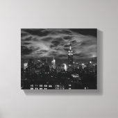 Etherische wolken: NYC Skyline, ESB zwart-wit Canvas Afdruk (Voorkant)