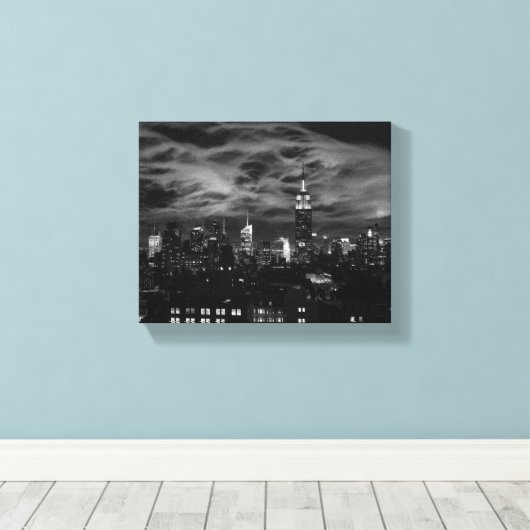 Etherische wolken: NYC Skyline, ESB zwart-wit Canvas Afdruk (Insitu (Houten vloer))