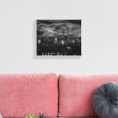 Etherische wolken: NYC Skyline, ESB zwart-wit Canvas Afdruk (Insitu (Woonkamer))