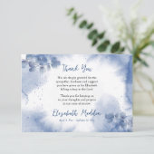 Etherische zachte blauwe eucalyptus begrafenis bedankkaart (Staand voorkant)