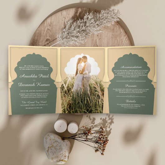 Ethnic Boho Indian Ivory Sage Green Arch Wedding Drieluik Uitnodiging