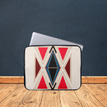 Ethno Design Beige & Red Laptop Sleeve<br><div class="desc">Angesagte Laptoptasche mit geometrischen Ethno Zierdruck im zeitlosen Design.</div>