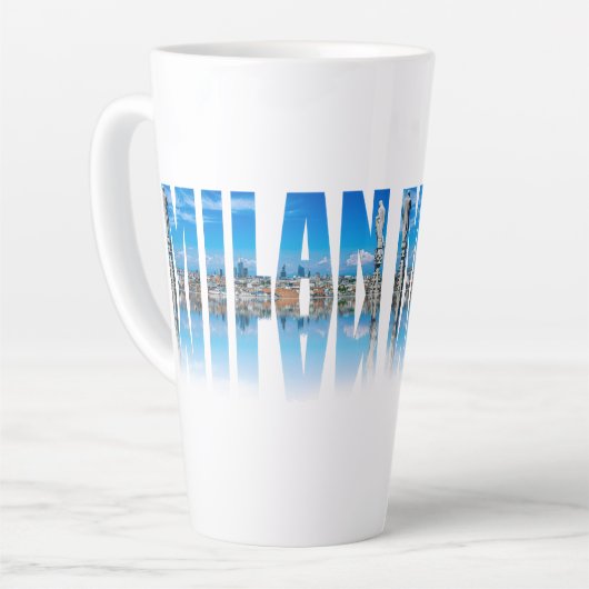 Etiket Milaan, samengesteld uit de skyline van Mil Latte Mok (Linkerhoek)