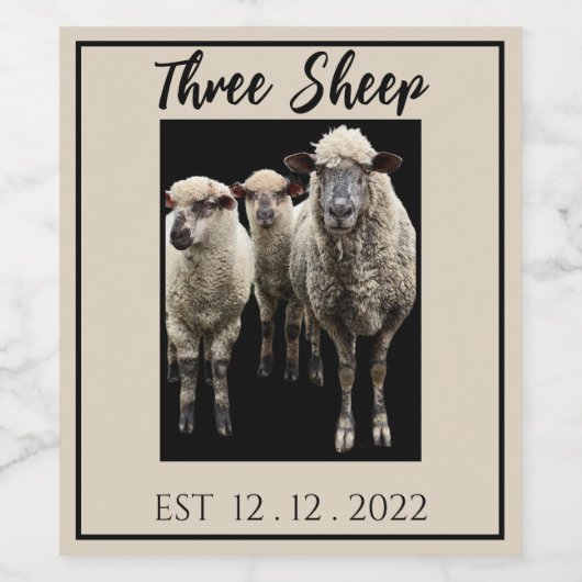 ETIKET OP DRIE SCHAPEN FOTO WINE FLES (Enkel label)