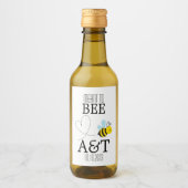 Etiket op een mini-wijnfles voor bijenmonogram (Voorkant)