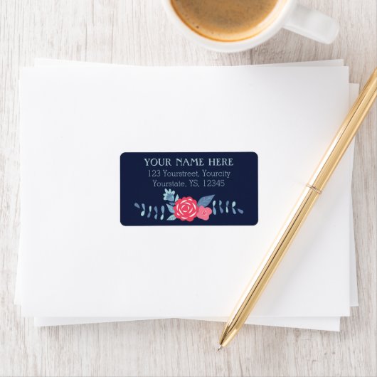 Etiketten van het platte marineschip en het roze r (Insitu)