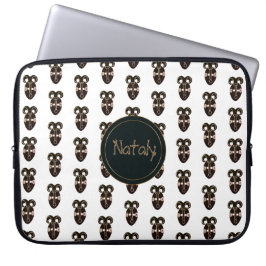 etnisch afrikaans stammenmasker . monogram. naam. laptop sleeve