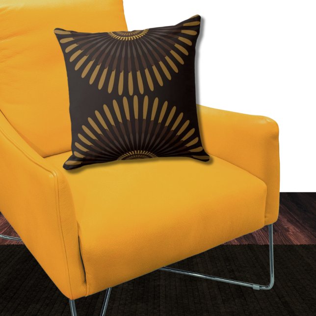 Etnische bruine gevederde waaier in het midden kussen (Feathery Fan Patterned Throw Pillow)