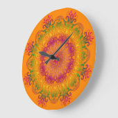 Etnische florale mandala op oranje achtergrond. grote klok (Hoek)