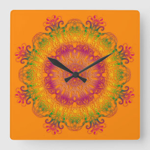 Etnische florale mandala op oranje achtergrond. vierkante klok