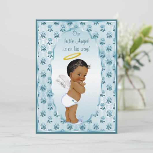 Etnische kleine jongen engel blauwe Rozen Baby sho Kaart (Staand voorkant)