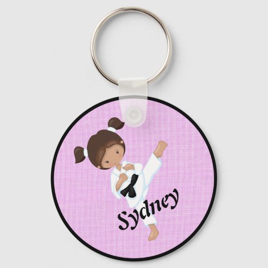 Etnische Meisjes Karate Kick Met Roze Yin Yang Sleutelhanger (Voorkant)