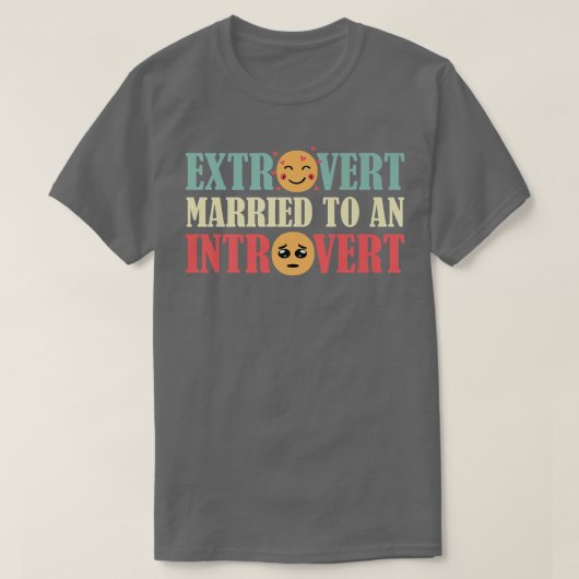 Etrovert Gehuwd Introvert gelukkig getrouwd T-shirt (Design voorkant)