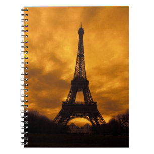 EU, Frankrijk, Parijs. Eiffeltoren. Notitieboek