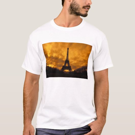 EU, Frankrijk, Parijs. Eiffeltoren. T-shirt (Voorkant)