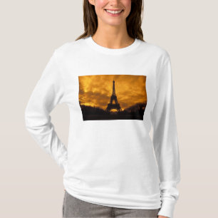 EU, Frankrijk, Parijs.  Eiffeltoren. T-shirt