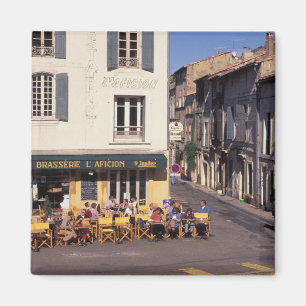 EU, Frankrijk, Provence, Bouches-du-Rhone, Arles. Magneet